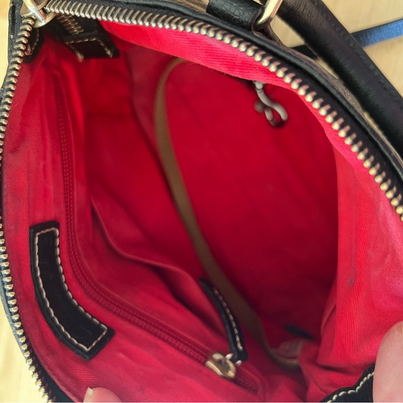 DOONEY & BOURKE SMALL BLACK LEATHER CROSSBODY BAG - Picture 9 of 9